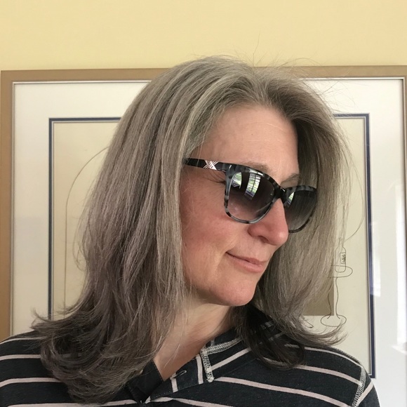 Meet your Posher, Christine - Picture 2 of 2